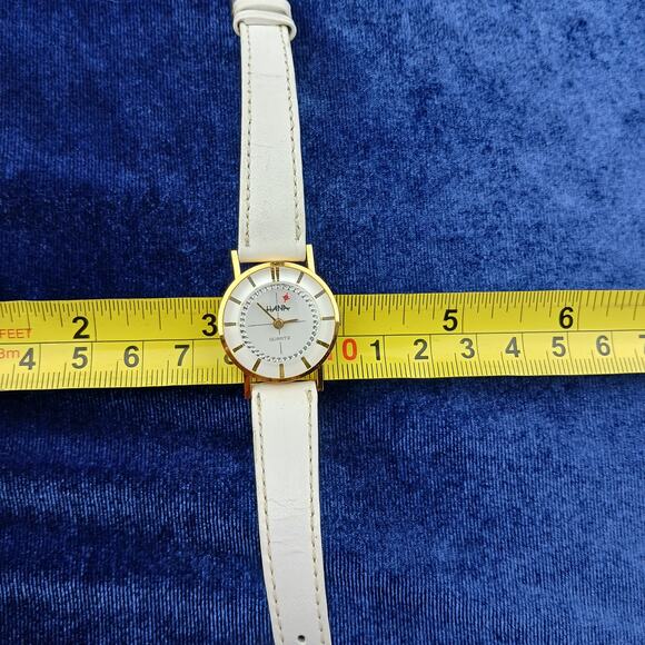 Hana Quartz Ladies Analog Wrist Watch white band numberless face needs battery - Picture 9 of 9